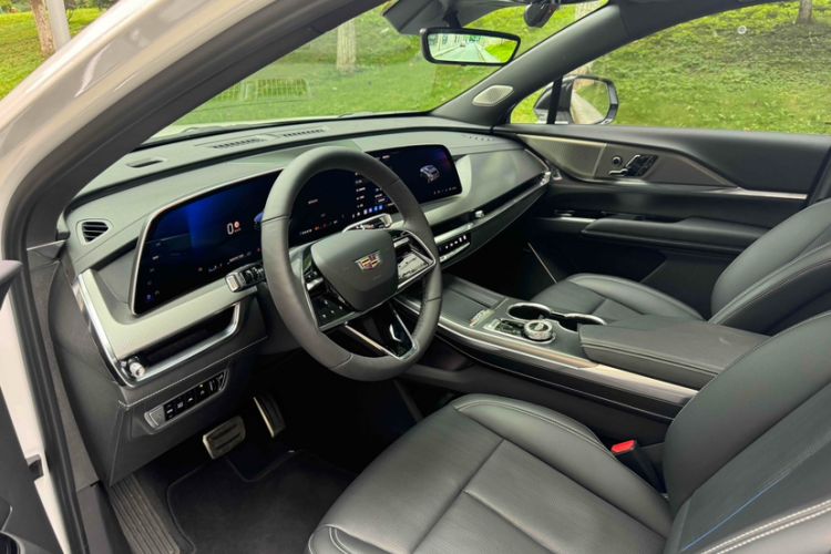 Used Cadillac XT5 2025 2.0T Prestige Version Interior 10