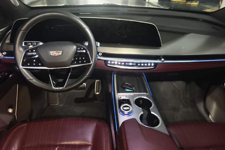 Used Cadillac XT5 2025 2.0T Platinum Edition Interior 2