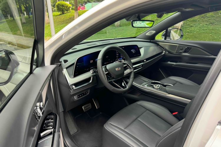 Used Cadillac XT5 2025 2.0T Prestige Version Interior 2