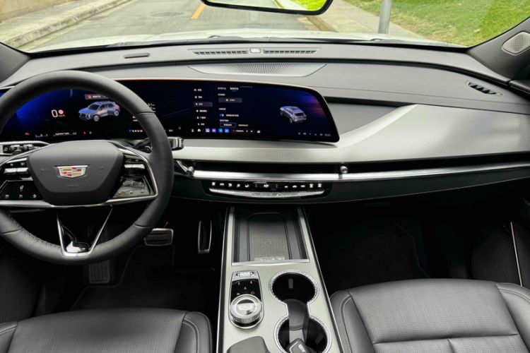 Used Cadillac XT5 2025 2.0T Prestige Version Interior 5