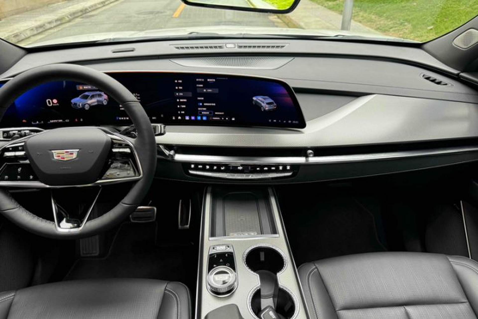 Used Cadillac XT5 2025 2.0T Prestige Version Interior 5