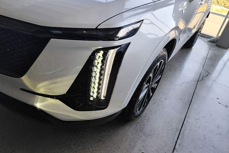 Used Cadillac XT5 2025 2.0T Luxury Version Left Front Headlight