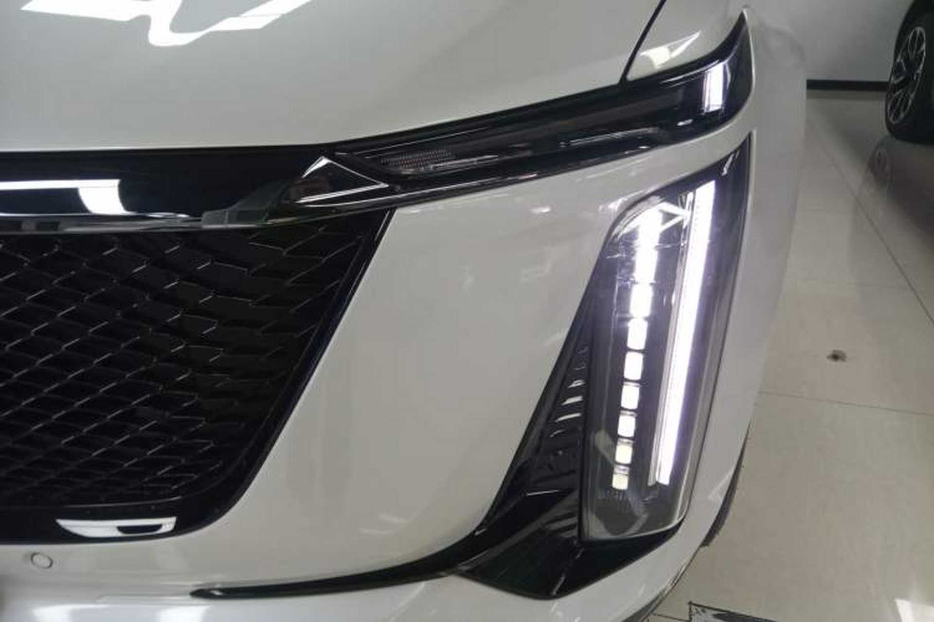 Used Cadillac XT5 2025 2.0T Prestige Version Left Front Headlight