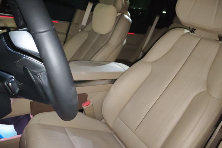 Used Cadillac XT5 2025 2.0T Prestige Version Left Front Seat