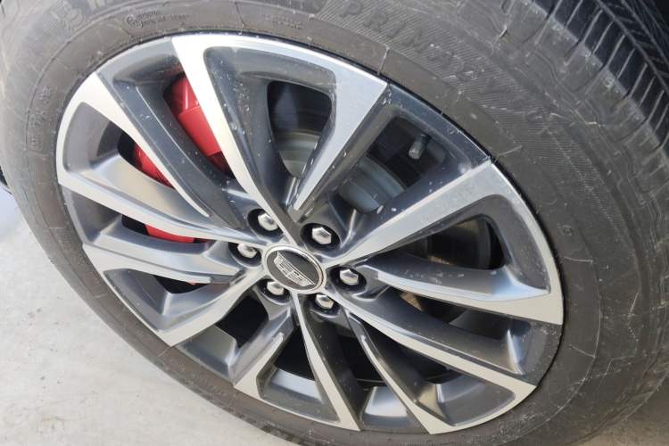 Used Cadillac XT5 2025 2.0T Prestige Version Left Front Wheel Hub