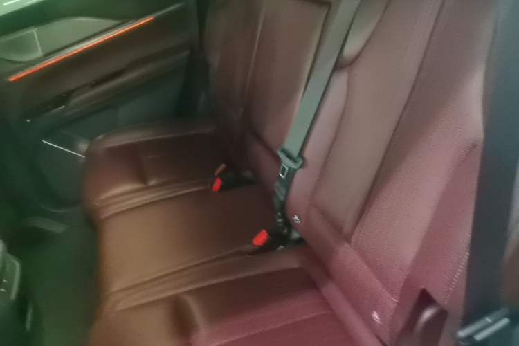 Used Cadillac XT5 2025 2.0T Platinum Edition Left Rear Seat