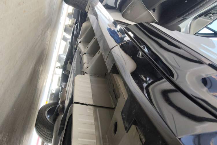 Used Cadillac XT5 2025 2.0T Prestige Version Left Side Sill