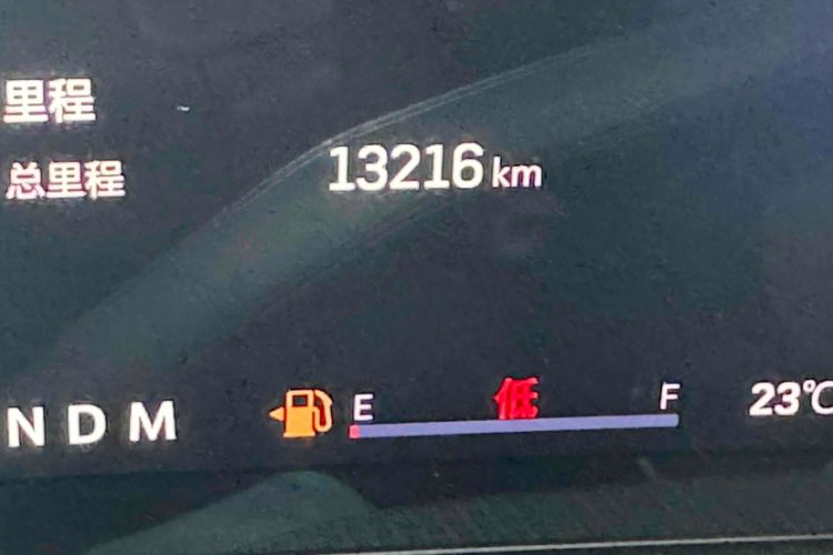 Used Cadillac XT5 2025 2.0T Prestige Version Odometer Close Up