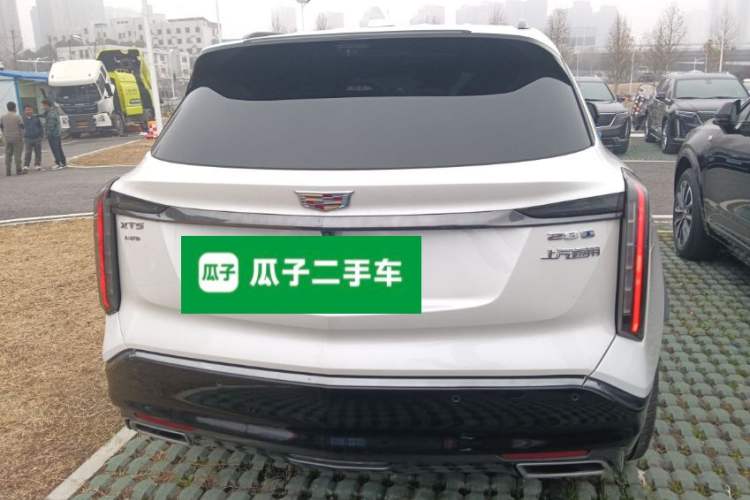 Used Cadillac XT5 2025 2.0T Platinum Edition Rear