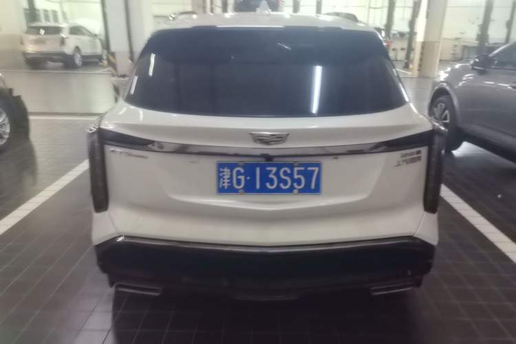 Used Cadillac XT5 2025 2.0T Platinum Edition Rear