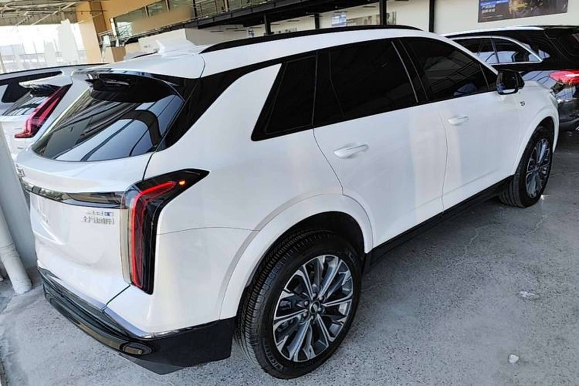 Used Cadillac XT5 2025 2.0T Luxury Version Rear Right 45 Deg