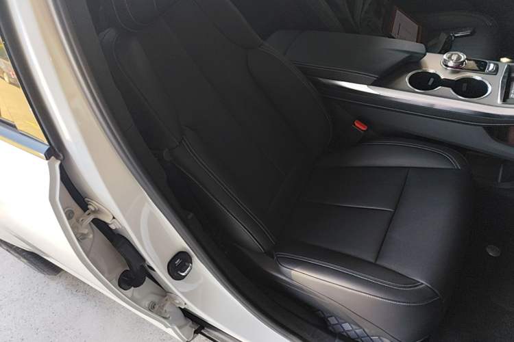 Used Cadillac XT5 2025 2.0T Luxury Version Right Front Seat
