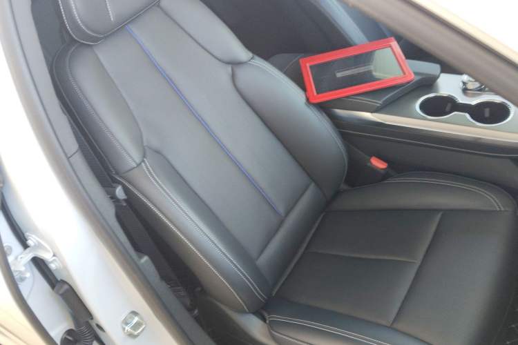 Used Cadillac XT5 2025 2.0T Prestige Version Right Front Seat