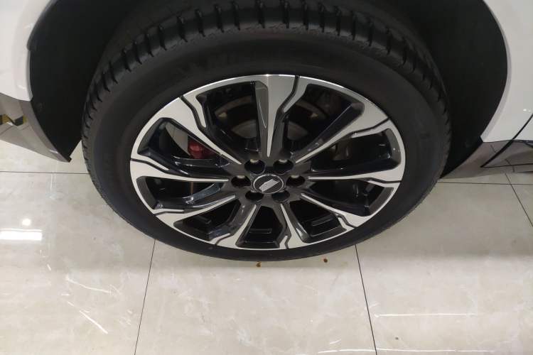 Used Cadillac XT5 2025 2.0T Platinum Edition Right Rear Wheel Hub