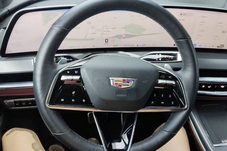Used Cadillac XT5 2025 2.0T Platinum Edition Steering Wheel