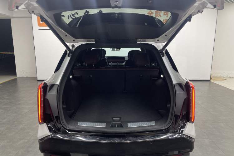 Used Cadillac XT5 2025 2.0T Platinum Edition Trunk