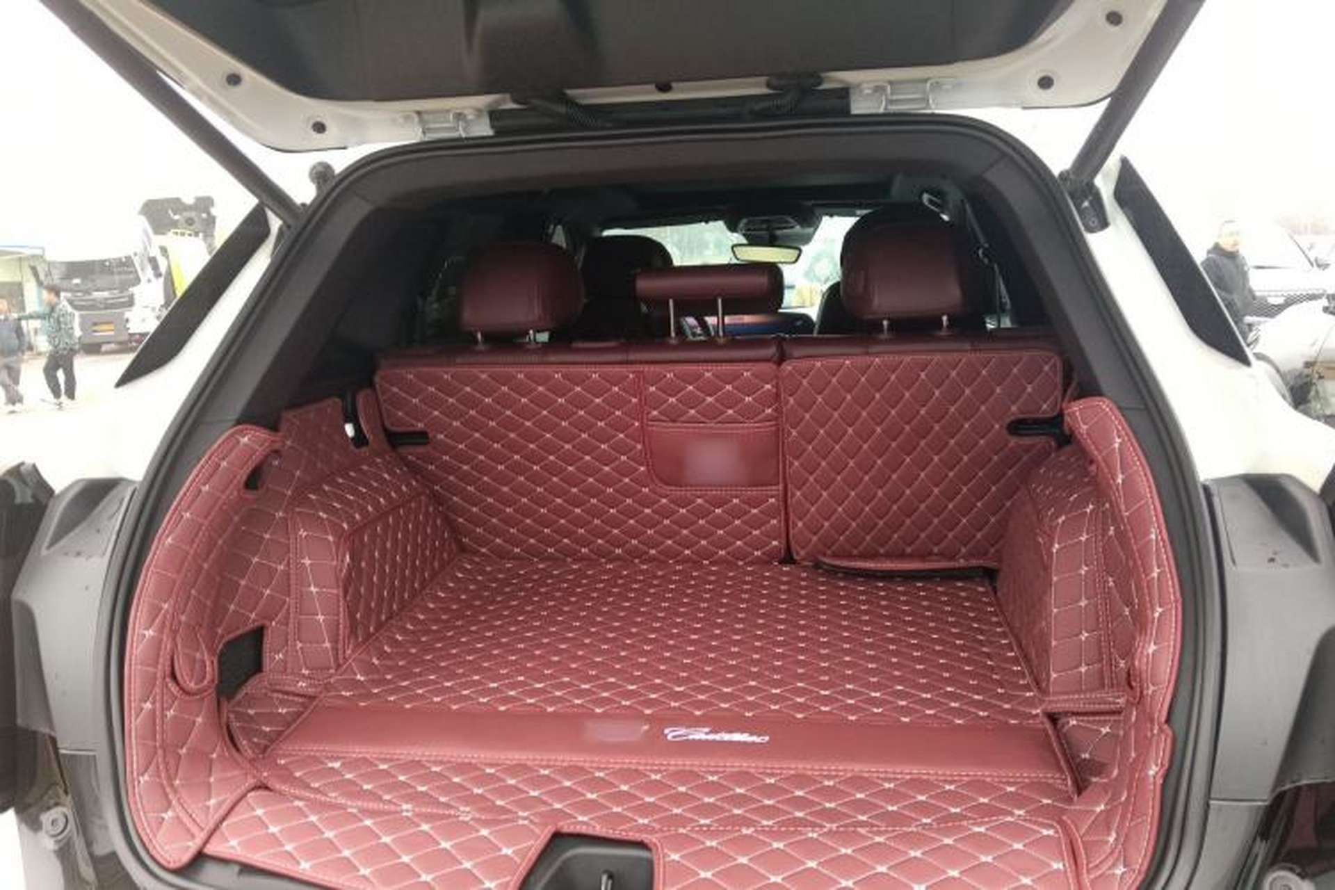 Used Cadillac XT5 2025 2.0T Platinum Edition Trunk