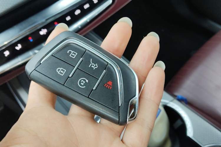 Used Cadillac XT5 2025 2.0T Platinum Edition Vehicle Key
