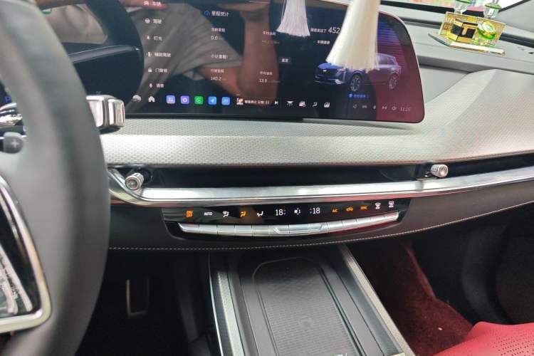 Used Cadillac XT5 2026 Model 2.0T Prestige Edition Audio And AC Panel