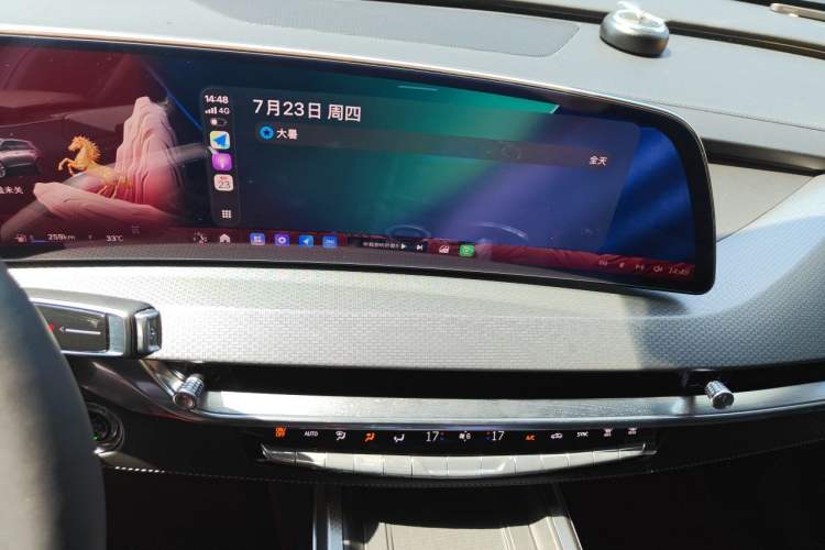 Used Cadillac XT5 2026 Model 2.0T Luxury Edition Audio And AC Panel