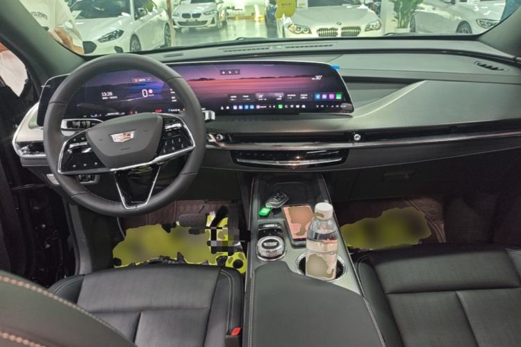 Used Cadillac XT5 2026 Model 2.0T Metropolitan Edition Center Console