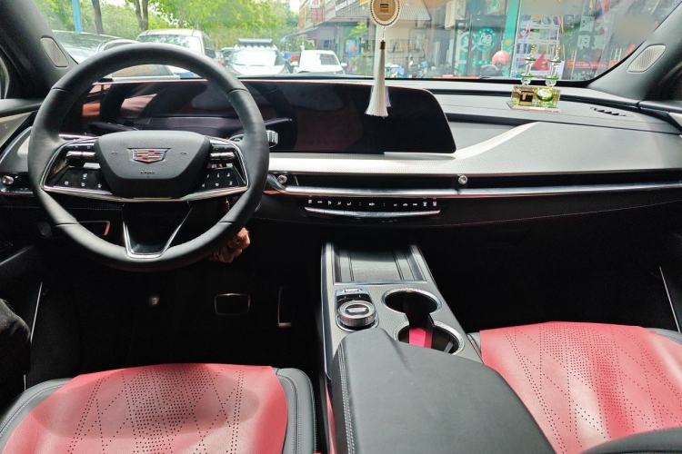 Used Cadillac XT5 2026 Model 2.0T Prestige Edition Center Console