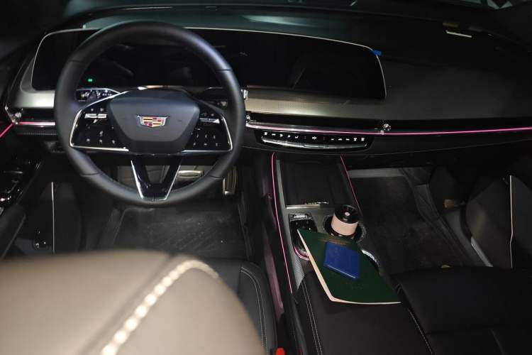 Used Cadillac XT5 2026 Model 2.0T Prestige Edition Center Console