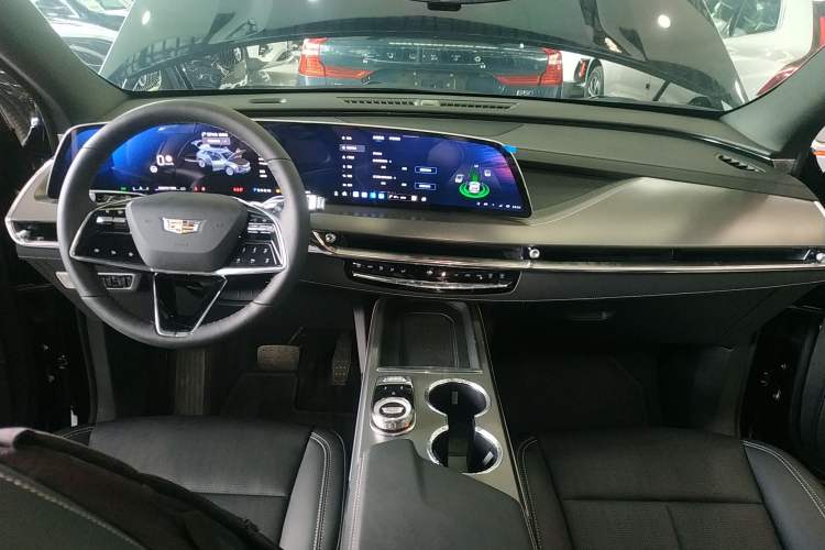 Used Cadillac XT5 2026 Model 2.0T Metropolitan Edition Center Console