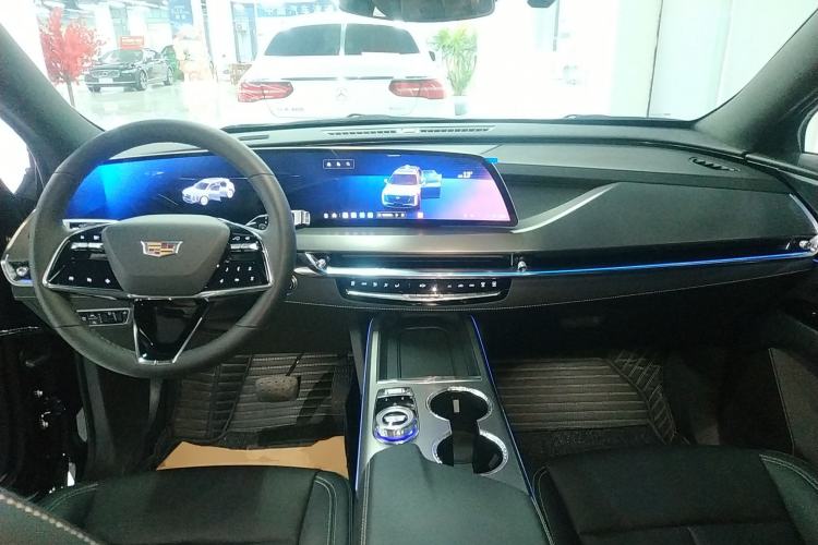 Used Cadillac XT5 2026 Model 2.0T Metropolitan Edition Center Console
