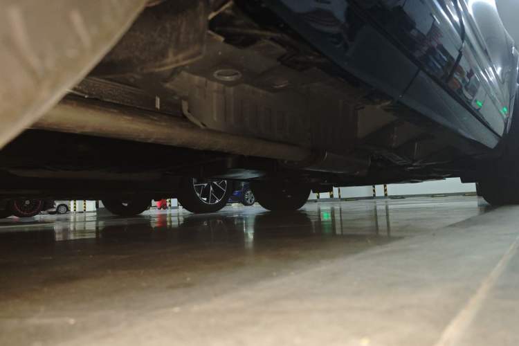 Used Cadillac XT5 2026 Model 2.0T Metropolitan Edition Chassis Rear Right