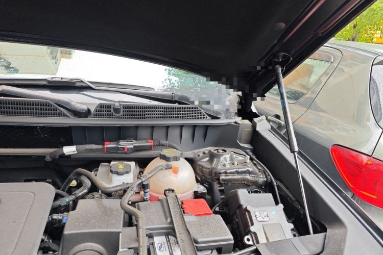 Used Cadillac XT5 2026 Model 2.0T Prestige Edition Engine Bay Left