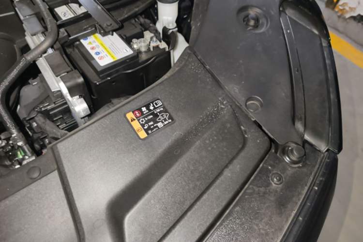 Used Cadillac XT5 2026 Model 2.0T Luxury Edition Engine Bay Left
