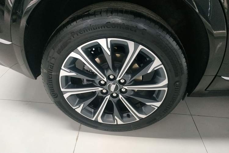 Used Cadillac XT5 2026 Model 2.0T Metropolitan Edition Exterior 5