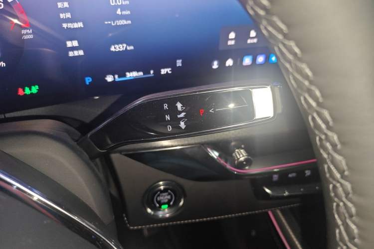 Used Cadillac XT5 2026 Model 2.0T Prestige Edition Gear Lever