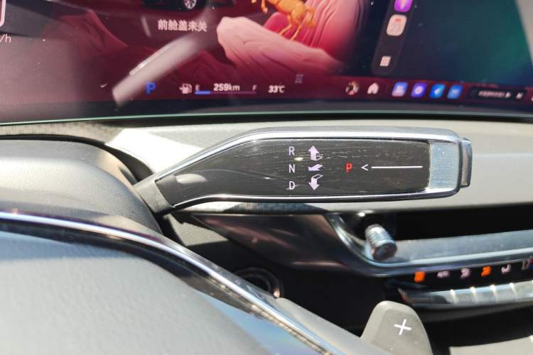 Used Cadillac XT5 2026 Model 2.0T Luxury Edition Gear Lever