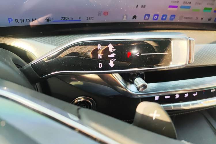 Used Cadillac XT5 2026 Model 2.0T Prestige Edition Gear Lever