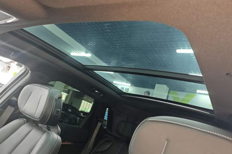 Used Cadillac XT5 2026 Model 2.0T Metropolitan Edition Headliner