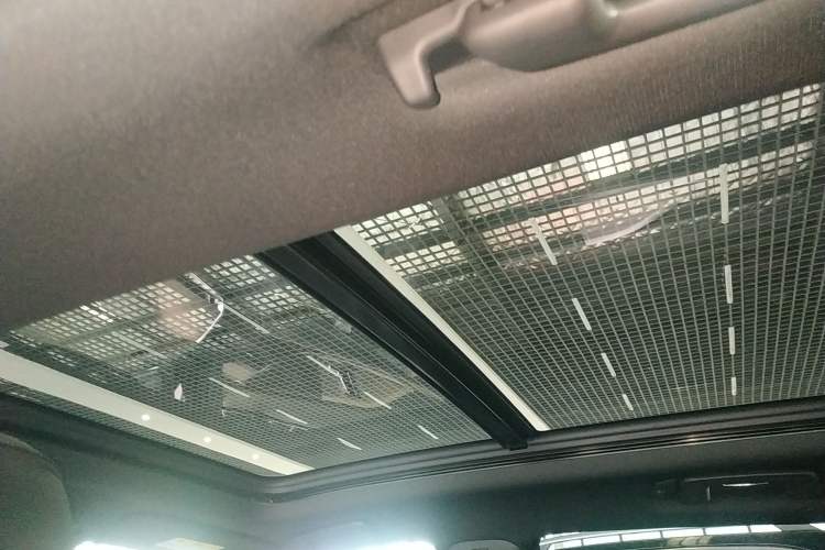 Used Cadillac XT5 2026 Model 2.0T Metropolitan Edition Headliner
