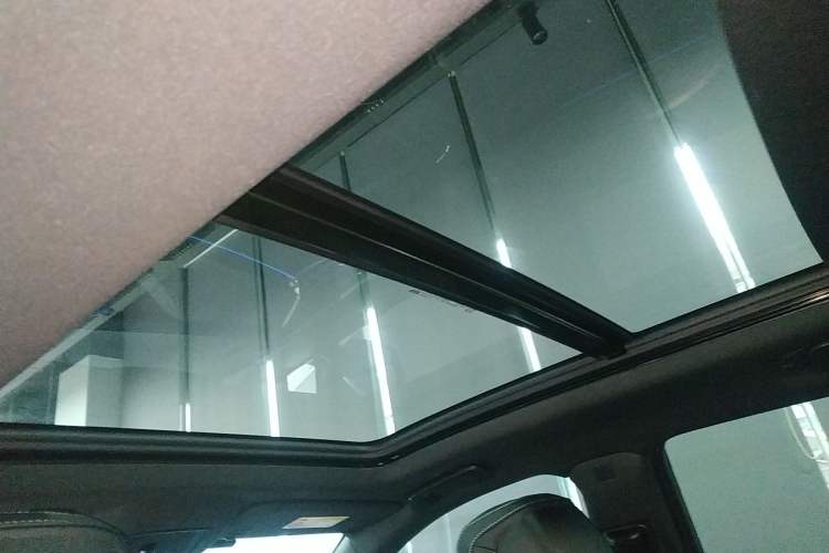 Used Cadillac XT5 2026 Model 2.0T Metropolitan Edition Headliner