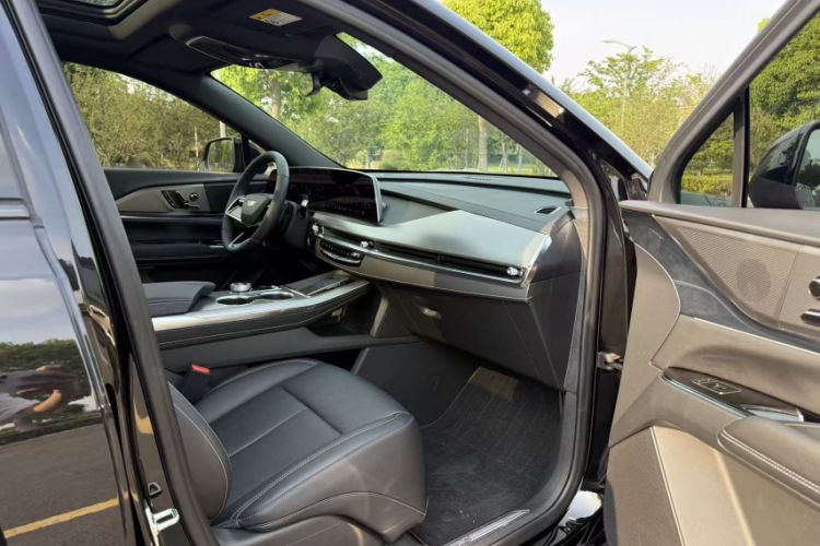 Used Cadillac XT5 2026 Model 2.0T Luxury Edition Interior 3