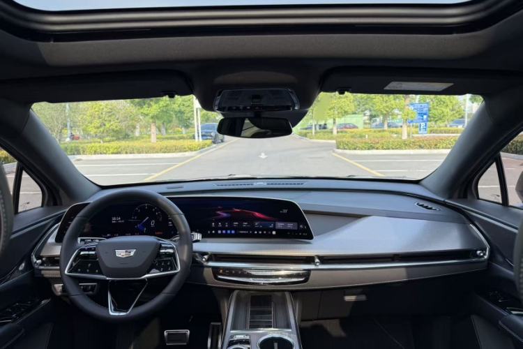 Used Cadillac XT5 2026 Model 2.0T Luxury Edition Interior 9