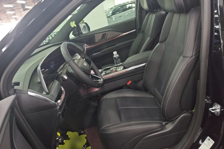 Used Cadillac XT5 2026 Model 2.0T Metropolitan Edition Left Front Seat