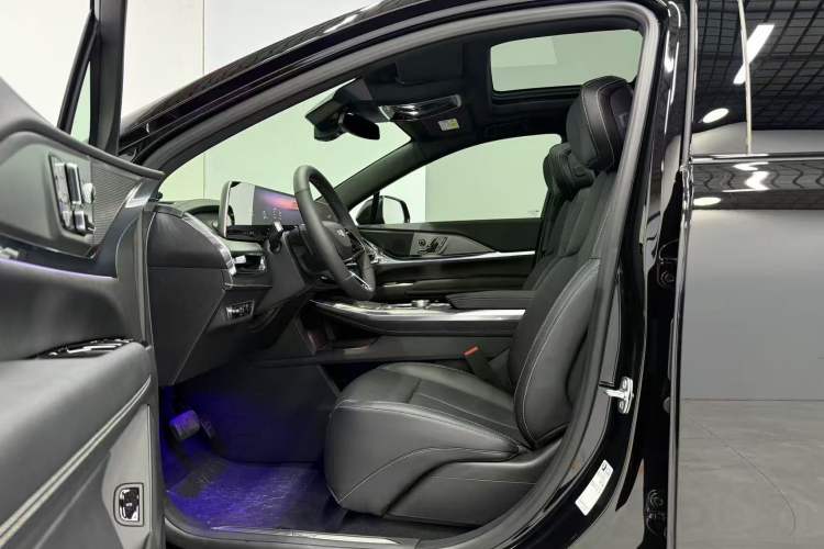 Used Cadillac XT5 2026 Model 2.0T Prestige Edition Left Front Seat