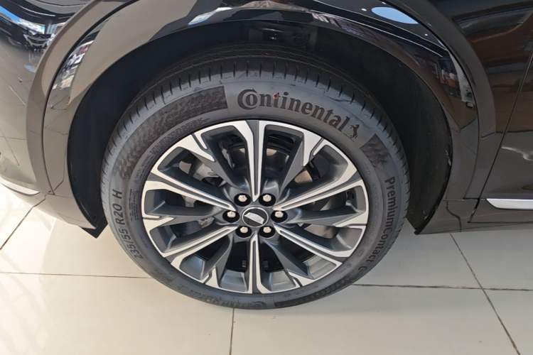 Used Cadillac XT5 2026 Model 2.0T Metropolitan Edition Left Front Wheel Hub