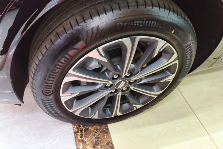 Used Cadillac XT5 2026 Model 2.0T Luxury Edition Left Front Wheel Hub
