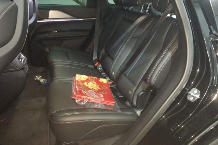 Used Cadillac XT5 2026 Model 2.0T Metropolitan Edition Left Rear Seat