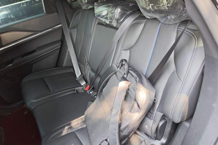 Used Cadillac XT5 2026 Model 2.0T Luxury Edition Left Rear Seat