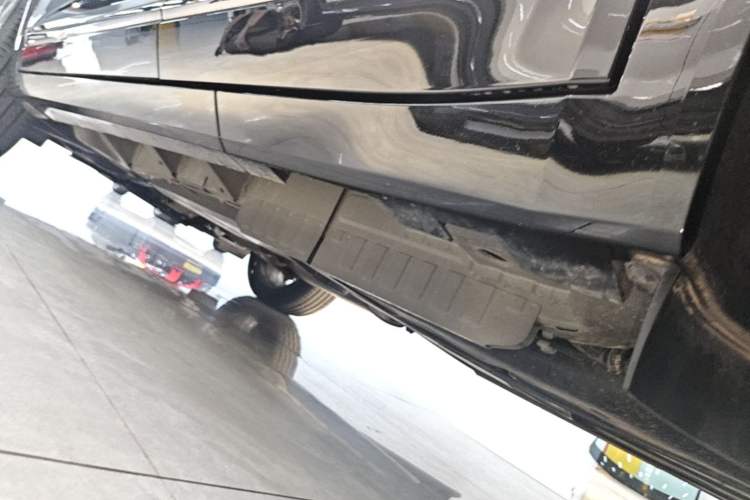 Used Cadillac XT5 2026 Model 2.0T Prestige Edition Left Side Sill