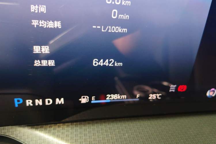 Used Cadillac XT5 2026 Model 2.0T Luxury Edition Odometer Close Up