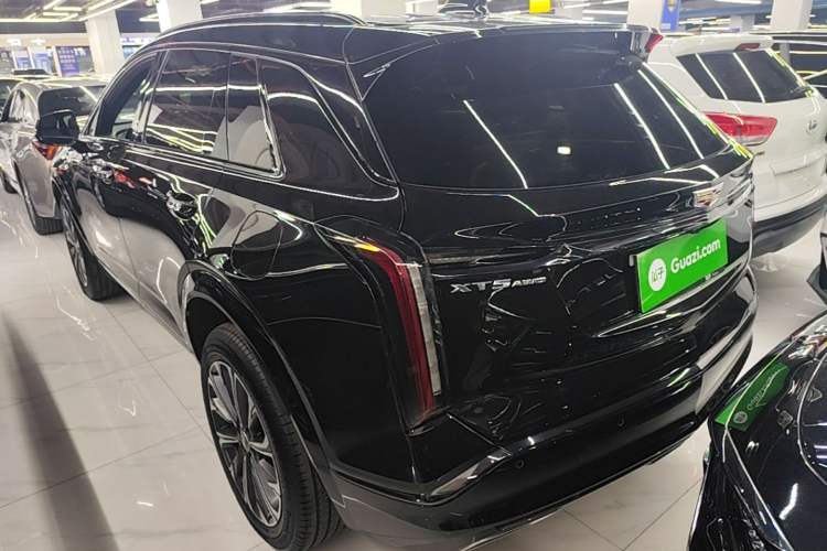 Used Cadillac XT5 2026 Model 2.0T Luxury Edition Rear Left 45 Deg